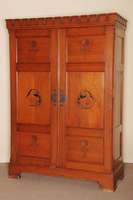 FrÜher Jugendstilschrank, deutsch, um 1897/98 , ausgesuchtes Kiefernholz von bester QualitÄt, dieses in der Struktur gespiegelt verlegt, ...