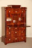 Biedermeier-StandsekretÄr, mitteldeutsch, um 1825, mit kleinem Aufsatz (Hutschachtel) mit Schublade, ein sehr elegantes MÖbel in ...