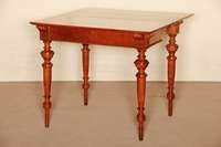 Spieltisch, deutsch, um 1880, GrÜnderzeit, Korpus Weichholz, Nußbaum furniert, gedrechselte Beine, Platte aufklappbar, MÖbel restauriert und ...