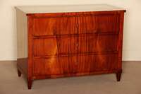 Kommode, deutsch, um 1810, Biedermeier, Korpus Weichholz, Mahagoni furniert, auf Spitzbeinen, 3-schÜbig mit durchlaufendem Furnierbild, ...