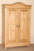 Schrank, deutsch, um 1890/1900, Front auf Rahmen gearbeitet, Kiefer massiv, z.T. Zierbelkiefer, Leistenverzierung, diese doppelt bzw. 3-fach ...