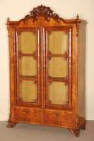 Schrank, deutsch, um 1830, SpÄtbiedermeierstil, Korpus Weichholz, Mahagonifurnier, abgerundete Ecken, 2 Schubladen, 2-tÜrig, Kopfleiste 5-fach ...
