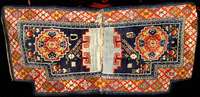 Seltene Satteldecke antik (Fragment), China , ende 19.Jahrhundert, feine glanzreiche Wolle geknÜpft auf Baumwolle, ca. 123 x 58 cm, fein e ...