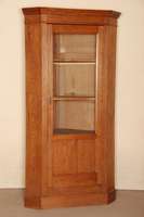 Eckschrank, England, um 1900, Eiche massiv, TÜr auf Rahmen gearbeitet, Leisten einfach getreppt, schÖner harmonischer Aufbau, TÜr verglast, ...