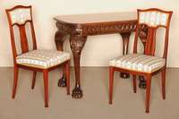 Stuhl, deutsch, um 1920, Designentwurf, wohl Hellerau, Mahagoni massiv, konische Beine, schuhfÖrmig abgesetzt, RÜckenlehne elegant gebogen, ...