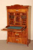 SpÄtbiedermeier-StandsekretÄr, um 1850, Kirsche furniert, GeheimfÄcher, herausziehbare Schreibunterlage mit Hirschledereinsatz, ...
