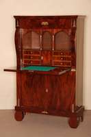 StandsekretÄr, Holland, um 1810, Empire, Korpus Eiche, Mahagoni furniert, auf kugelfÖrmigen FÜßen, unten 2 TÜren, sehr ausgefallenes ...
