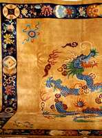 Riesiger China Drachenteppich alt (signiert), China, um 1930, glanzreiche Wolle geknÜpft auf Baumwolle, ca. 445 x 395 cm (sehr seltenes Format), ...