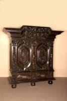 Danziger Barockschrank, deutsch, um 1890/1900 , nach dem Vorbild von 1700/10, schwere AusfÜhrung auf Eiche massiv, stiltypisch durchgegliedert, ...