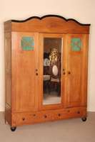 Kleider- bzw. Vielzweckschrank, deutsch, um 1906/08, Korpus Weichholz, Eichefurnier, komplett auf Rahmen gearbeitet, BarockstilanklÄnge, sonst ...