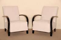 Paar ArtDeco-Sessel, Frankreich, um 1930, kompakte Form mit großzÜgig und elegant ausgeschwungenen Lehnen, diese schwarz glÄnzend lakciert, mit ...