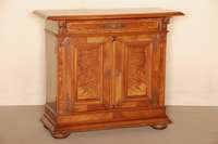 Kleine Anrichte, deutsch, um 1870, GrÜnderzeit, Korpus Weichholz, Wurzelnuß furniert, auf gedrÜckten KugelfÜßen, schwere Fußleiste, ...