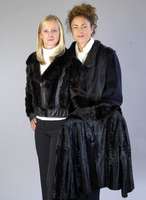 Konvolut 3 Pelzjacken, 1 x Kaninchenjacke (blau-grau gefÄrbt), Gr. ca. 36, dunkelblaues Cashmere, Innenlabel: WW; Weil der Stadt, dunkelgraues ...
