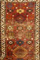 Kazak antik, Kaukasus, um 1900, Wolle auf Wolle, ca. 328 x 140 cm, SchÄtzwert: 2500.- EURO, EHZ: 4-5