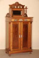 Vertiko, sÜddeutsch, um 1900, historizistisch bzw. eklektizistisch mit leichtem Jugendstileinschlag, Front auf Rahmen gearbeitet, Korpus ...