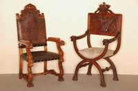 Rittersessel, deutsch, um 1910, Barockstil, Buche massiv, nußbaumfarben, gebogene Beine, in Tatzen auslaufend, Armlehnen gekerbt, stark gebogene ...