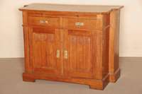 Anrichte, deutsch, um 1900, Korpus Weichholz , Eiche massiv, Eichefurnier, ursprÜnglich wohl Unterteil eines Buffets, zurÜckgesetzte Ecken, ...