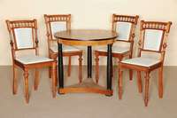 Salontisch, deutsch, um 1905/10, sogenanntes 2. Biedermeier, Korpus Weichholz/Hartholz, RÜster auf Nußbaum gebeizt und Kirschbaum, SÄulenbeine ...