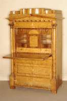 Schrank- bzw. FassadensekretÄr, deutsch, um 1825/35, spÄtklassizistisch, Korpus Weichholz, ausgesuchtes Material, Fassade mit Giebelteil und ...