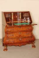 BarockstilsekretÄr, Holland, um 1920, Korpus Weichholz/Hartholz, Wurzelnußfurnier, z.T. gespiegelt, schÖnes Furnierbild, Kanten abgeflacht, ...