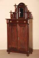 Vertiko, deutsch, um 1900/05, Korpus Weichholz, Front auf Rahmen gearbeitet, Eiche massiv, Eichefurnier, z.T. gespiegelt verlegt, Lisenen doppelt ...