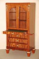 Mehrzweckschrank, Frankreich, um 1900, Mahagoni massiv, z.T. furniert, auf leicht konischen FÜßen, abgesetzt mit umlaufender Messingleiste, ...