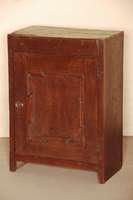 Kleiner Brotschrank, deutsch, um 1800, ehemaliges EinbauschrÄnkchen, Eiche massiv, gerader Korpus mit eintÜriger FÜllung, verkrÖpft, innen mit ...