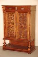 Stollenvertiko, deutsch, um 1880, Korpus Weichholz, Nußbaum furniert, z.T. massiv, auf gedrÜckten KugelfÜßen, schÖne Fußleiste, mehrfach ...