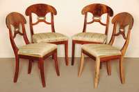4 StÜhle, deutsch, um 1920, ArtDeco, Buche massiv, z.T. Mahagonifurnier, auf SÄbelbeinen, RÜckenlehnen oval, Bezug im Biedermeierstil, dieser ...