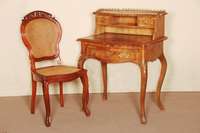 Stuhl, deutsch, um 1870, Louis-Philippe, Mahagoni massiv, auf gebogenen Beinen, kanneliert, RÜckenlehne mit geschnitzter Krone , BlÄtterdekor, ...