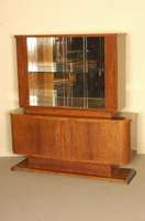 Kleine Aufsatzvitrine, deutsch, um 1930/32, sogenanntes deutsches ArtDeco, Korpus Eiche, Weichholz und Buche massiv, Bergahornwurzelfurnier ...
