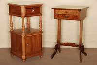 Nachttisch, Frankreich, um 1880/90, Nußbaum massiv und Weichholz, im klassizistischen Stil , abgeschrÄgte Kanten, freistehende SÄulen, ...