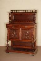 AufsatzmÖbel, SÜdfrankreich, um 1870/80, Napoleon III, Eiche massiv, Schnitzereien aus dem Vollholz, BalustersÄulen, reiche Schnitzarbeit, ...