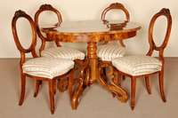 Salontisch mit 4 StÜhlen, sÜddeutsch, um 1860/70, Nußbaum massiv, sogenannte BrezelstÜhle, Griff mit Rocaillen und Rosenverzierung, sparsame ...