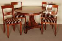 4 StÜhle, deutsch, um 1925, ArtDeco, Mahagoni massiv, auf leicht konischen Beinen, RÜcken waagerecht 3-fach versprosst mit ...