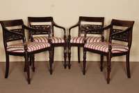 2 ArmlehnstÜhle, England, um 1860, viktorianisch, wohl Palisander massiv, auf gedrechselten Beinen, profiliert, gerade RÜckenlehne verstrebt und ...