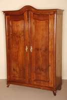 Schrank, um 1880, massives Eichenholz, zweitÜrig, zerlegbar, reparierter Spannungsriß in der linken TÜrfÜllung, Alters- und Gebrauchsspuren, ...