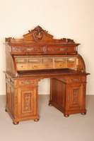 Schreibtisch, Niederlande, um 1870, Eiche massiv, auf KugelfÜßen, Lisenen kanneliert, auslaufend in Voluten, FÜllungen mit aufgesetzten ...