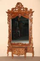 Konsole mit Spiegelaufsatz, um 1910/12, z.T. nach franzÖsischem Vorbild, aufgesetzte Schnitzereien in Rocaillen und Voluten, z.T. in asymetrischer ...