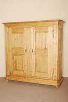 SpÄtbiedermeierschrank, westdeutsch/Gegend um Trier, um 1850/60, Kiefer massiv, z.T. ausgesuchtes Hirnholz, Reste alten Wurmbefalls, Ecken ...