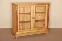 Aufsatzteil als Vitrine umgearbeitet, deutsch, um 1910, Zierbelkiefer und Kiefer massiv, original BeschlÄge, Lisenen Kirschbaum massiv, diese ...