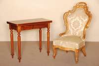 Stuhlsessel, wohl England, um 1825/30, Ahornwurzelfurnier z.T. gespiegelt verlegt, sehr aufwendig, Korpus wohl Weichholz, stiltypische ...