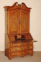 AufsatzmÖbel, Raum Trier/Mainz, um 1750/60, Korpus Eiche massiv und Weichholz, komplett auf Rahmen gearbeitet, a-deux-corps gearbeitet, ...