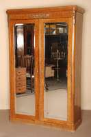 Kleiderschrank, Frankreich/Nancy/Paris, um 1890, Korpus Eiche massiv, integrierte Schubladen, Ahornfurnier gespiegelt verlegt, Spiegelglas ...