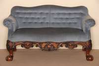 Sofa, deutsch, um 1880, Barockstil, Palisander massiv, auf gebogenen Beinen, in Tatzen auslaufend, Zarge mehrfach gebogen und geschnitzt, mit ...