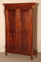 Schrank, Holland, um 1870, Mahagoni massiv, z.T. Mahagonifurnier, RÜckwand Weichholz, auf KugelfÜßen, abgeschrÄgte Ecken, auslaufen in ...