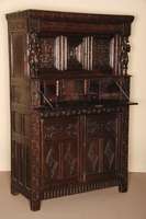 Schreibschrank, deutsch, datiert 1715, Renaissance, Eiche massiv, gerader Korpus auf eckigen FÜßen, Fußleiste gerillt, TÜrfÜllungen mit ...