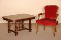 Couchtisch, Frankreich, um 1880, Henry-Deux, Eiche massiv, stark gedrechselte FÜße, sÄulenfÖrmig aufgebaut, Platte massiv, Zarge profiliert, ...