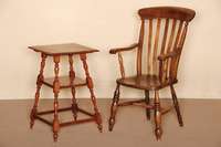 Beistelltisch, deutsch, um 1890, wohl GrÜnderzeit, Korpus Weichholz, Nußbaumfurnier, gedrechselte Beine aus dem Vollholz, mit Zwischenablage, ...