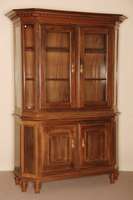 Glasaufsatzschrank, deutsch, um 1900, Korpus Weichholz, Mahagoni massiv, Mahagonifurnier, Oberteil und Seiten verglast, mit RegalbÖden, Unterteil ...